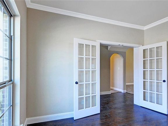 5th image of 246 Hillstone Dr