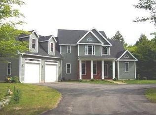 16 Topaz Ln, Topsham, ME 04086