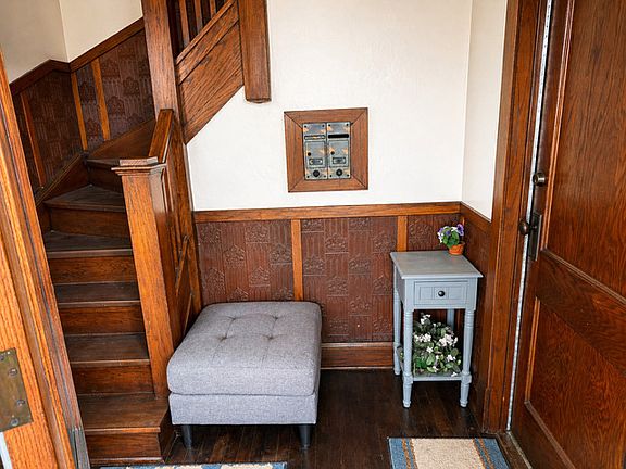 2nd image of 3024 W 40th Pl