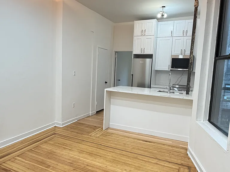 158 W 84th St #3C — Photo 2