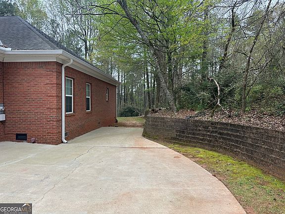 5th image of 405 Canterbury Dr