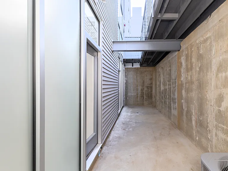 1541 N 6th St #2 — Photo 30