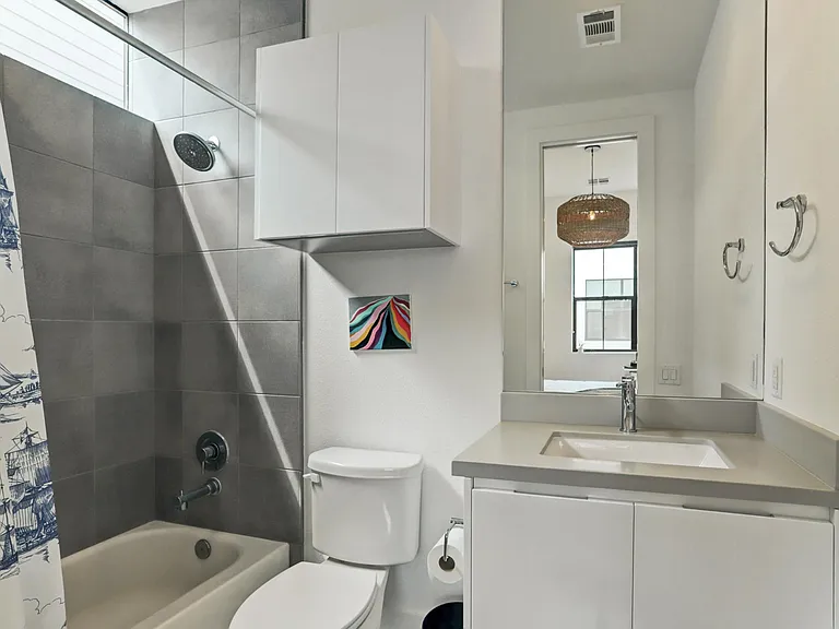 604 Middle St #F — Photo 14