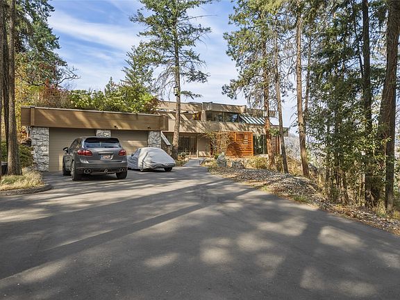 2nd image of 9256 Chinook Rd