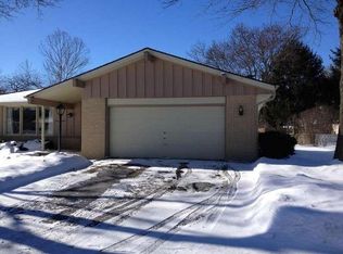 1804 Chapman Dr, Waukesha, WI
