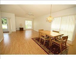 3rd image of 135 Woodleaf Dr