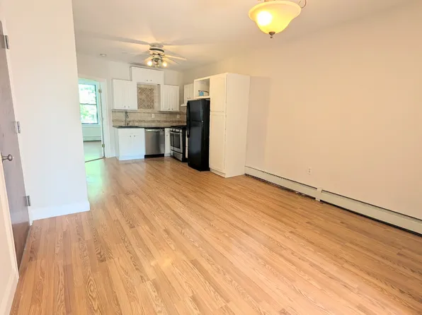 138 Clendenny Avenue image 3 of 11