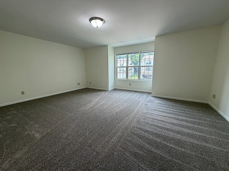 2314 Alan Dr — Photo 8