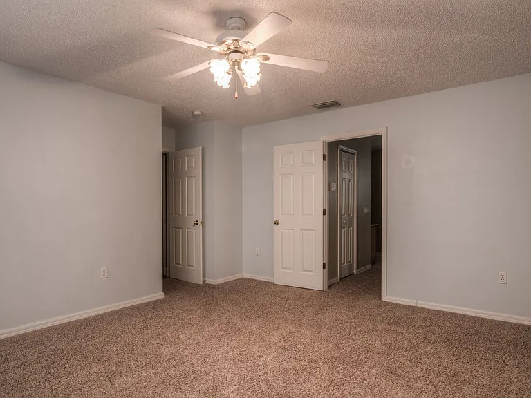 4231 Stonefield Dr — Photo 14