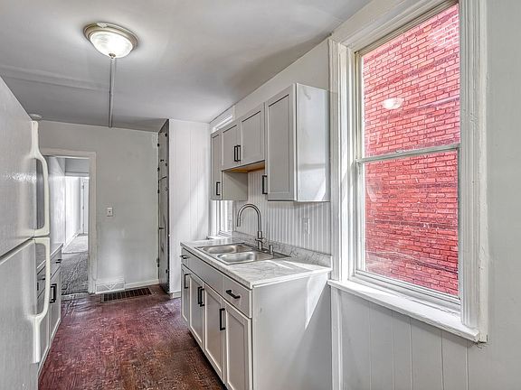 5th image of 645 Camp St