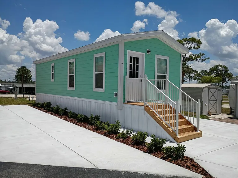 Sunshine MH & RV Resort — Photo 109