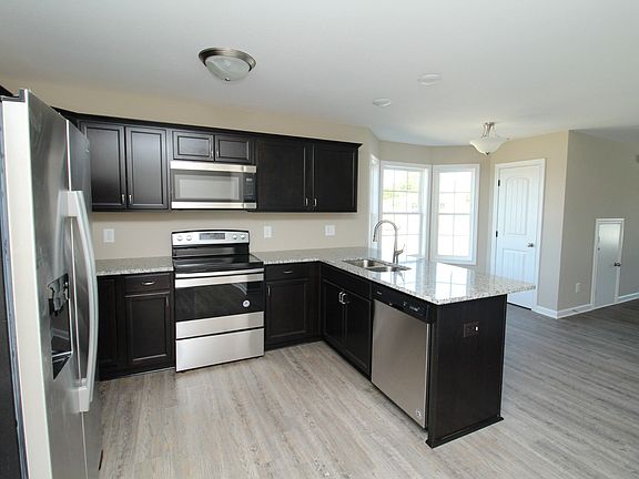 3rd image of 301 Landrum Pl Unit B