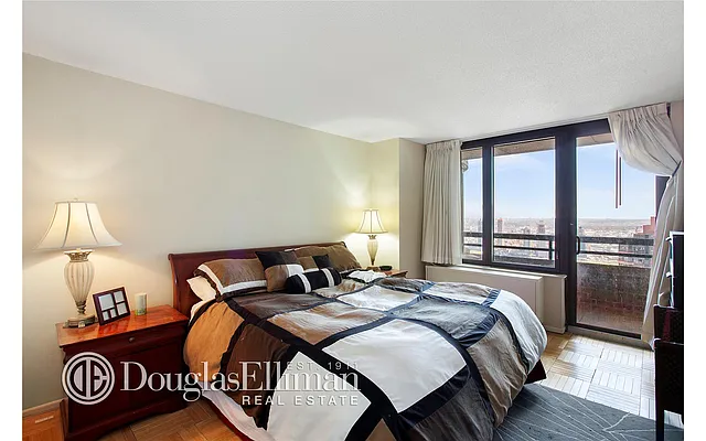 Rented by Douglas Elliman | media 38