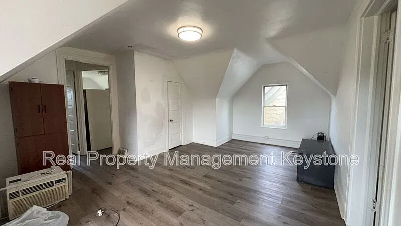 1 bed, 1.0 bath, $750 — Photo 3