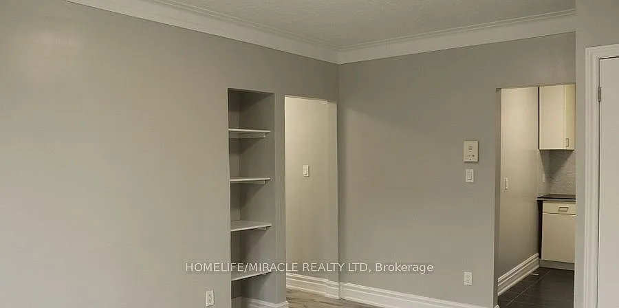 3 bed, $2,400 — Photo 4