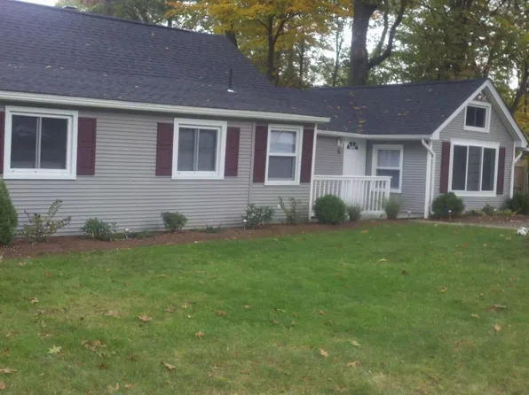 6 Summer Dr, Southwick, MA 01077