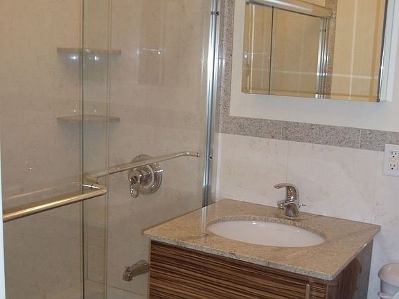 5th image of 3003 Newtown Ave APT 4