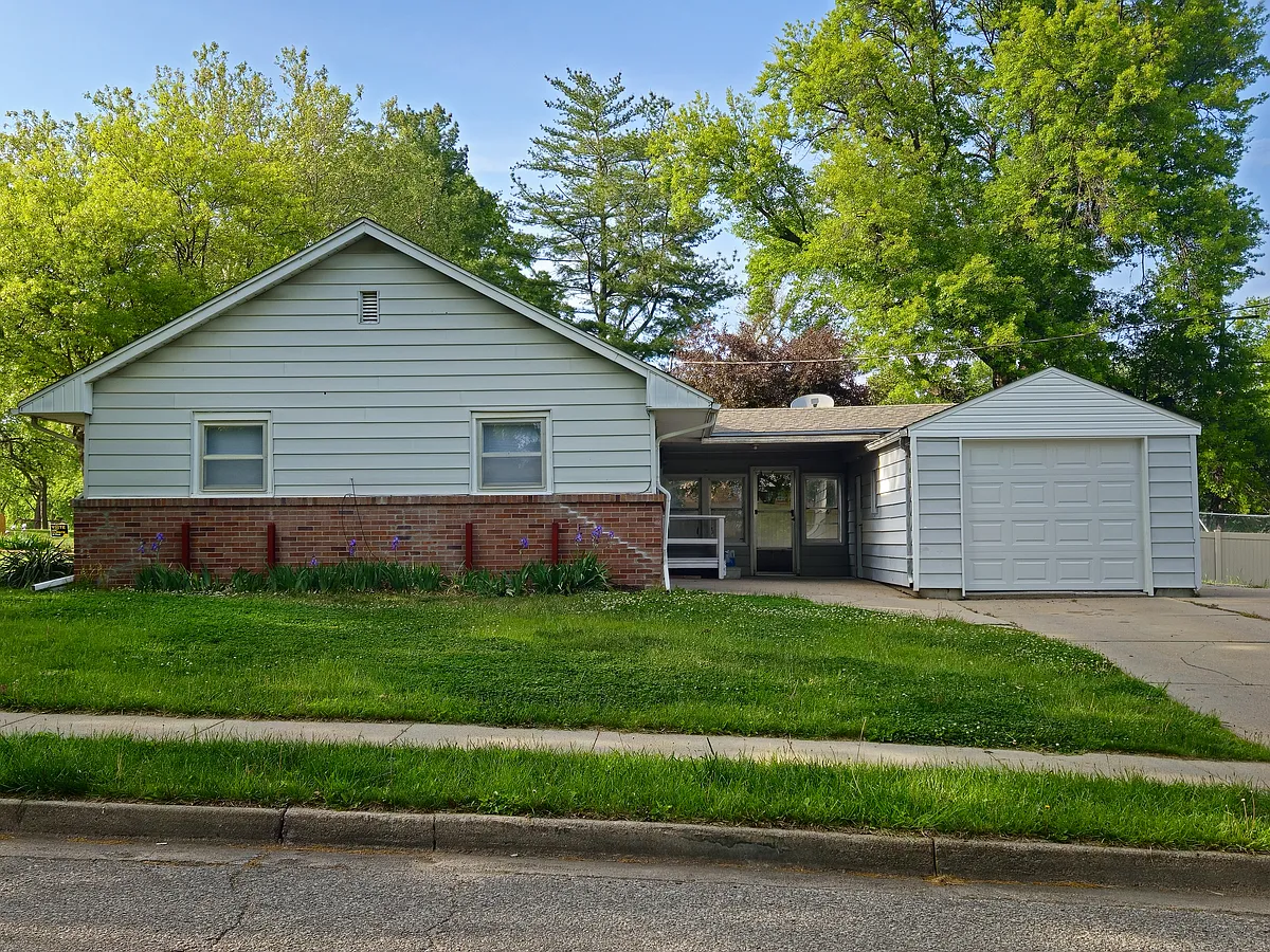 Building Photo - 1836 S 58th St