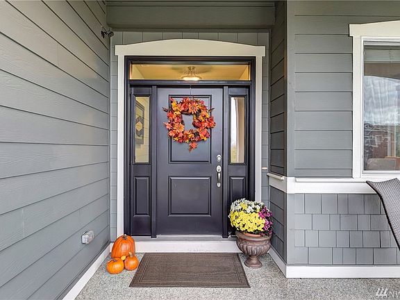 3rd image of 725 77th Dr SE
