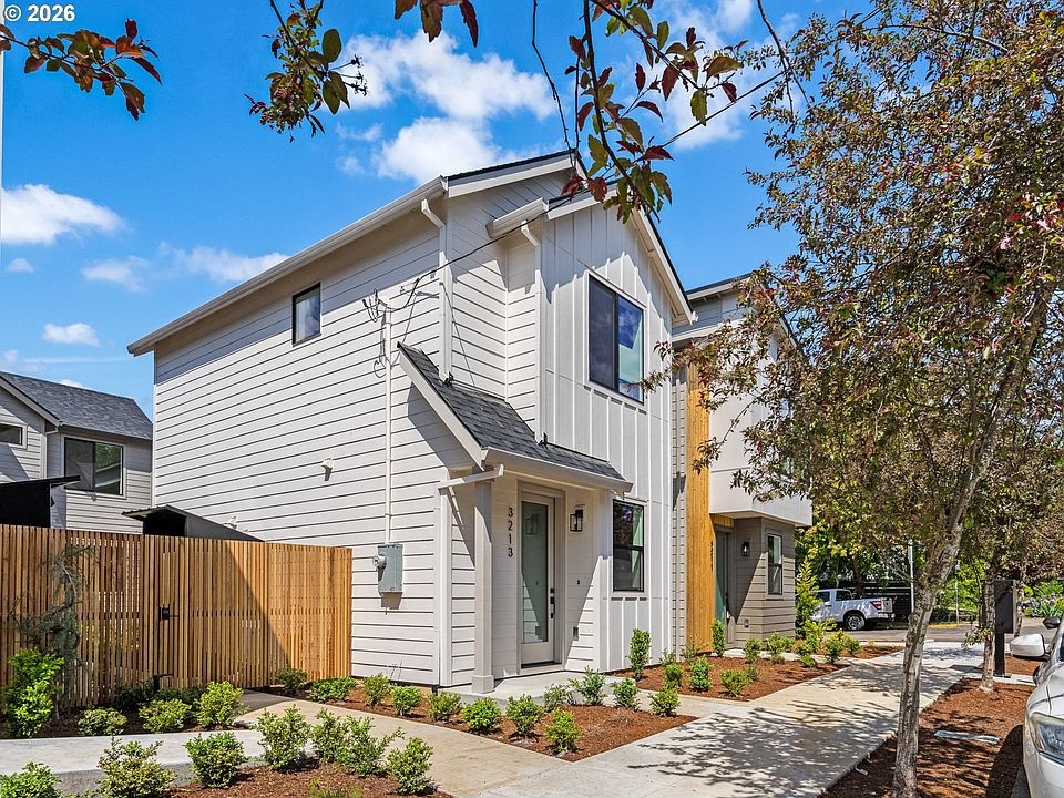 1st image of 3213 SE 28th Pl