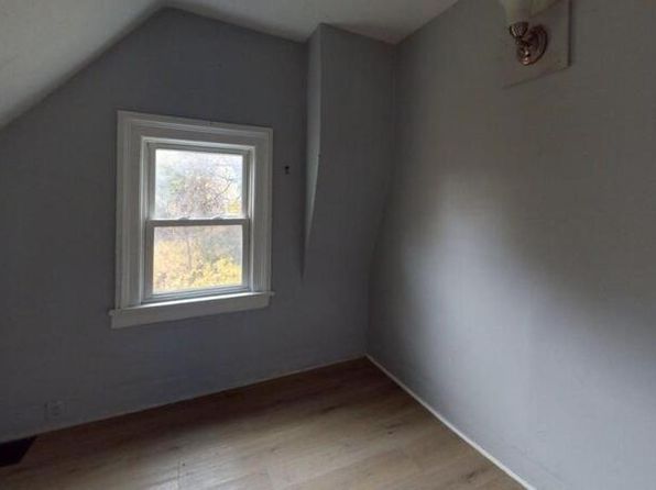 10 Locust St #2