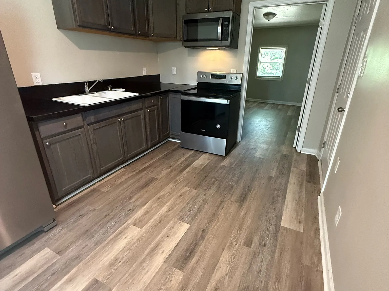 306 Bell Street - B — Photo 3
