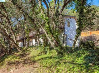 8940 Sage Rd, Oakland, CA 94605