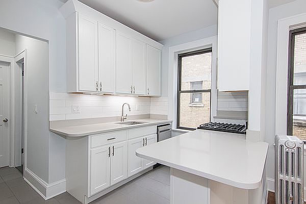1st image of 21-54 Crescent St #D8