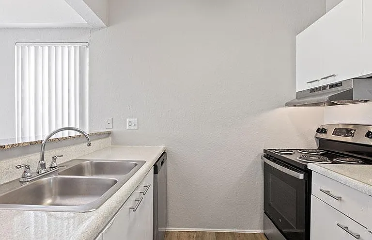 Mylo Apartment Homes — Photo 2