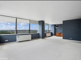 5701 N Sheridan Rd, Chicago, IL 60660