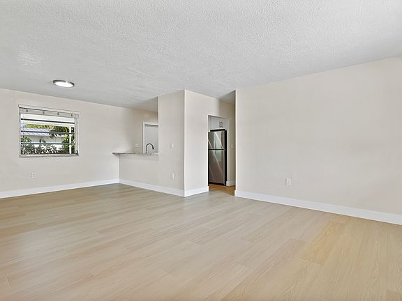 3rd image of 532 SW 79th Ave