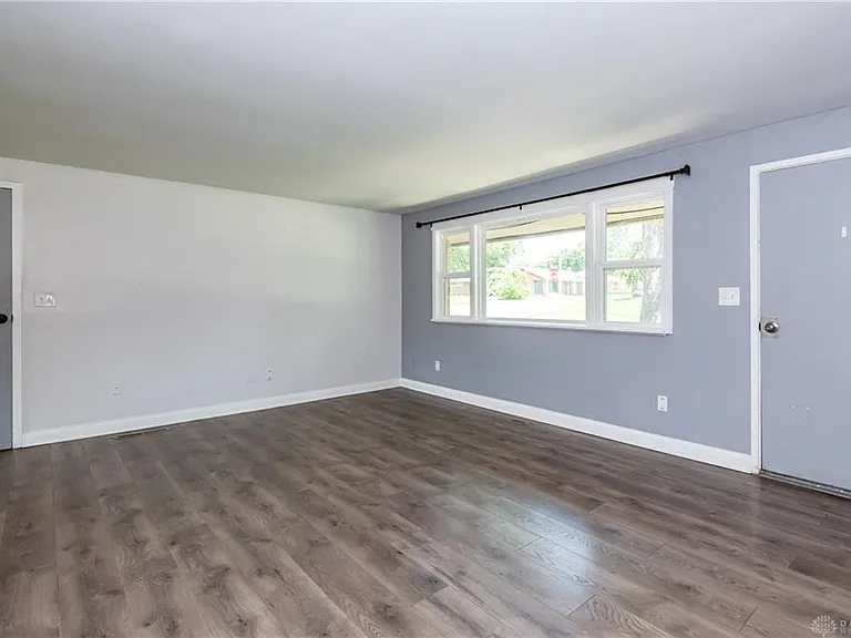 4517 Winchester Dr — Photo 5