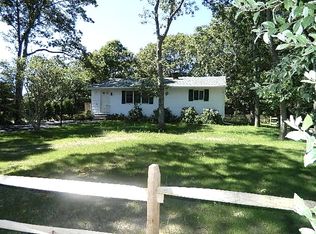 32 Nassau Rd, Hampton Bays, NY 11946