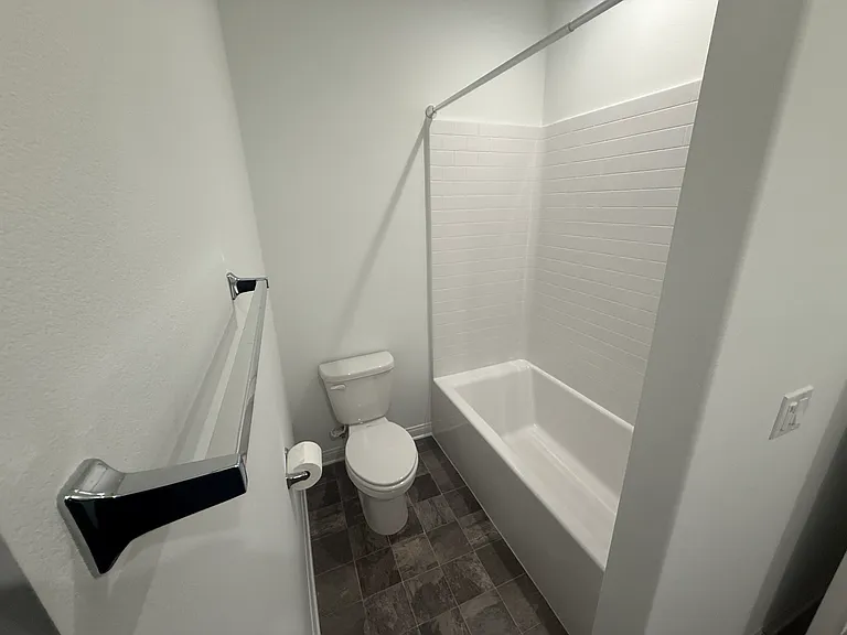 4212 Larchwood Ln — Photo 22