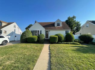 780 Winter Ave, Uniondale, NY 11553