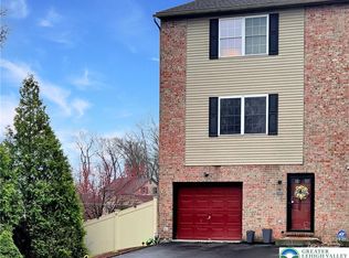 18 Jazz Cir, Whitehall, PA
