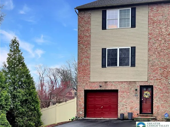 18 Jazz Cir, Whitehall, PA 18052