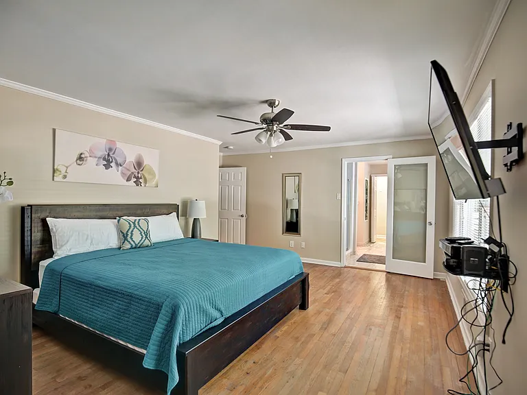 2885 Duke Of Gloucester St — Photo 16