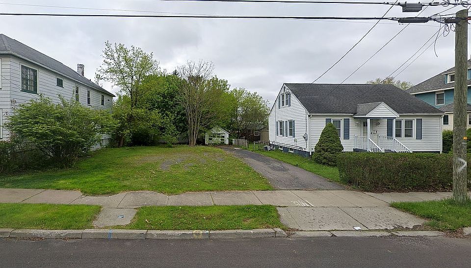 1st image of 43 Schubert St