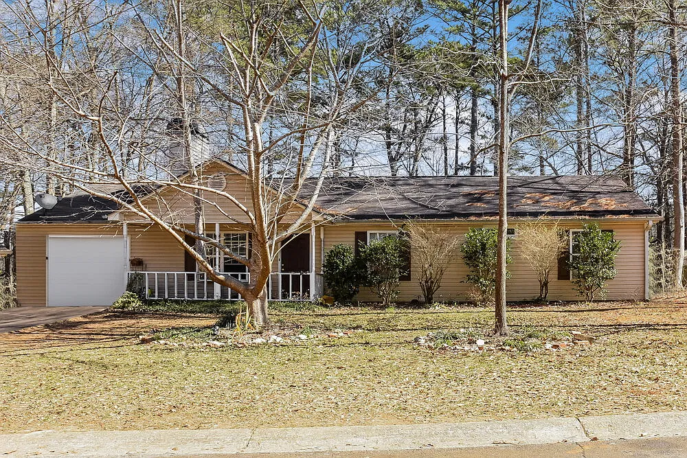 3 bed, 2.0 bath, 1630 sqft, $1,945 — Photo 1