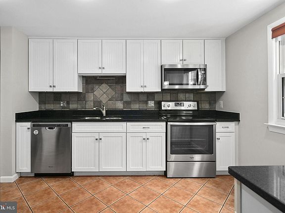 5th image of 2803 Classic Ct