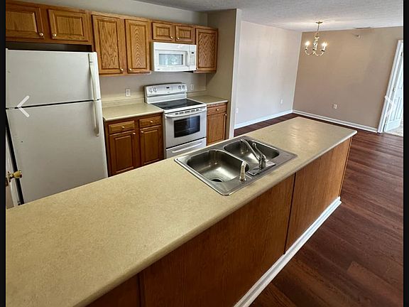 2nd image of 7401 Stonewood Dr