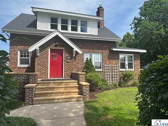 5th image of 802 Range St