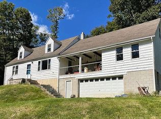 15 Valley Rd, Etters, PA 17319