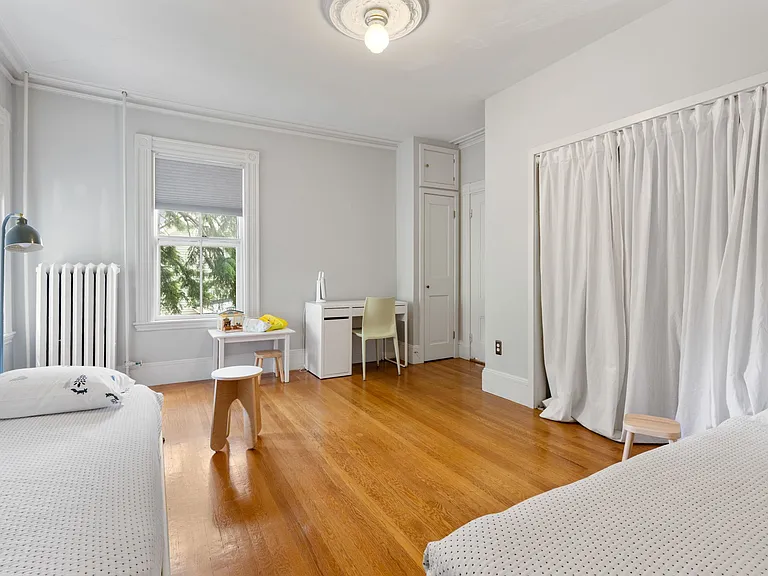15 Myrtle St — Photo 32