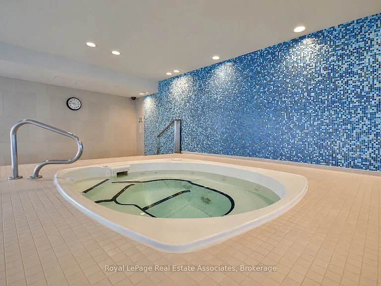 65 Bremner Blvd #4211 — Photo 12