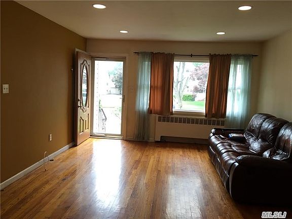 3rd image of 50 Arlington St