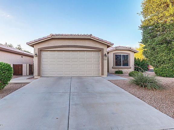 2nd image of 1484 E Las Colinas Dr