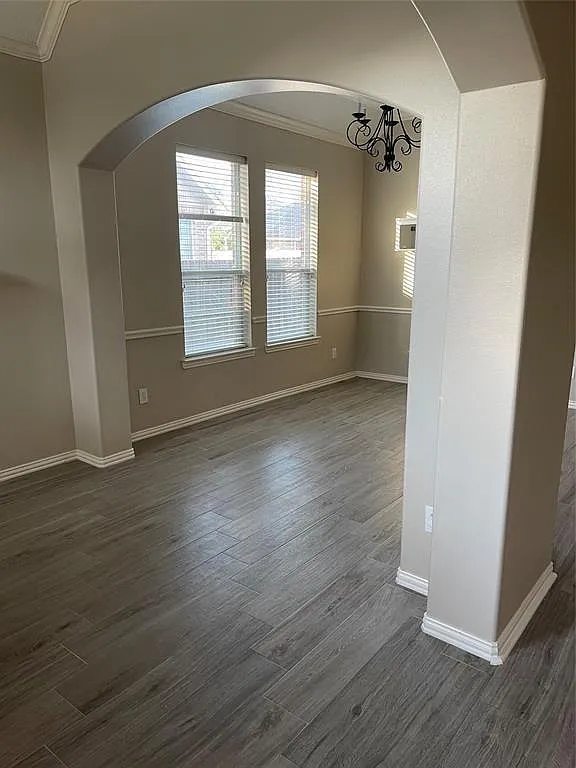 4 bed, 2.5 bath, 2345 sqft, $2,600 — Photo 4