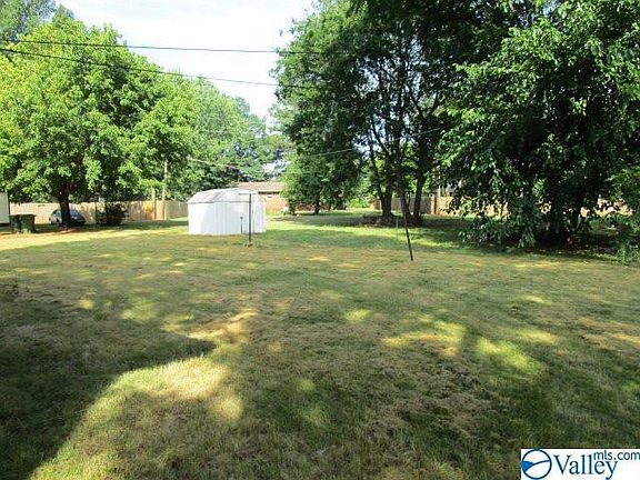 2nd image of 2207 Glen Iris Cir NW